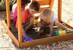 KidKraft Portique En Bois Ainsley Balançoires, Toboggan, Escalade 13 KidKraft Portique En Bois Ainsley Balançoires, Toboggan, Escalade -Solid || Axi || EXIT TOYS Soldes Boutique portique bois enfant balancoires toboggan mur escalade 5