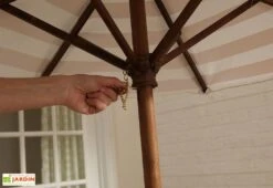 KidKraft Salon De Jardin Bois Pour Enfants : Table, Bancs, Parasol Taupe 9 KidKraft Salon De Jardin Bois Pour Enfants : Table, Bancs, Parasol Taupe -Solid || Axi || EXIT TOYS Soldes Boutique salon jardin enfant table banc bois parasol 3